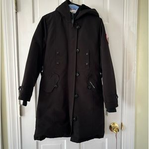 Canada Goose women’s Kensington fur parka in black